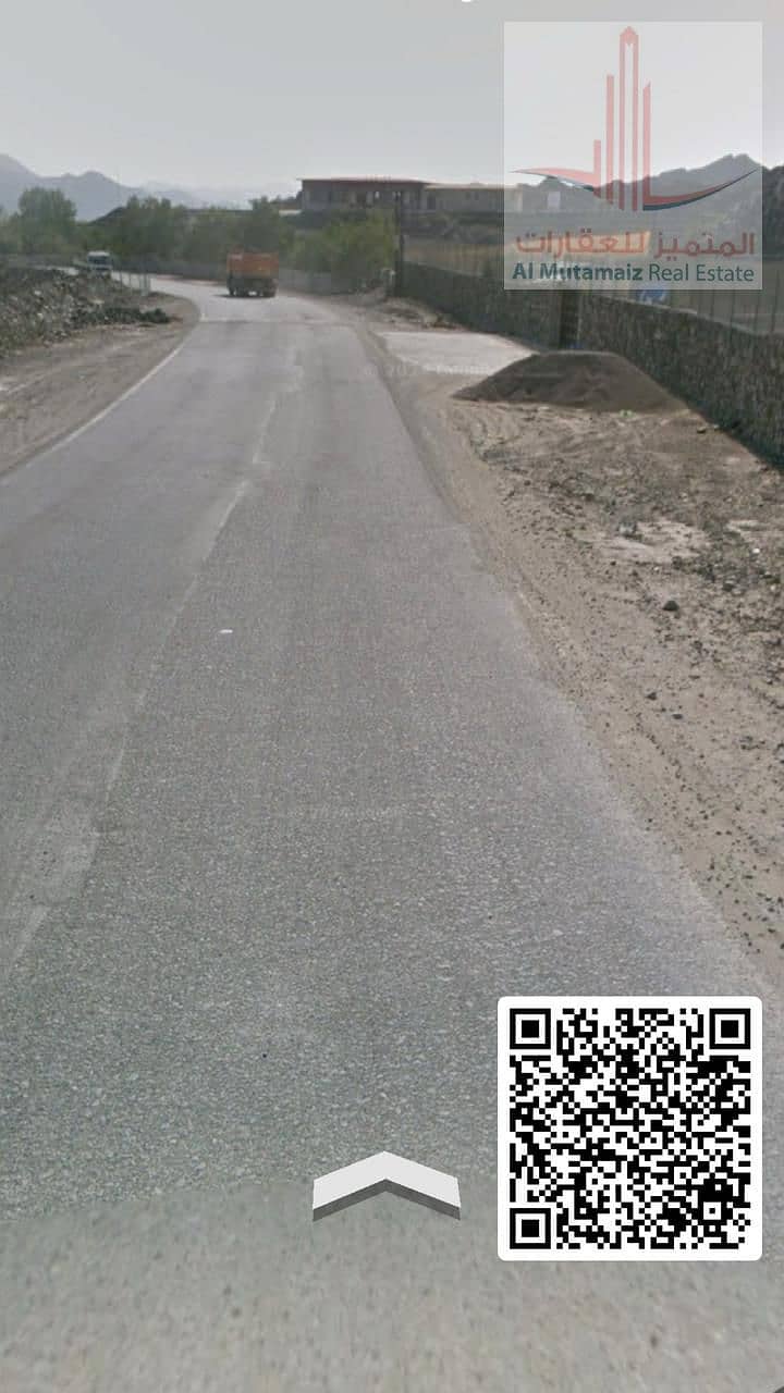 4 8b934fe5-ca90-4247-8c5b-ff19c47ed29c. jpg