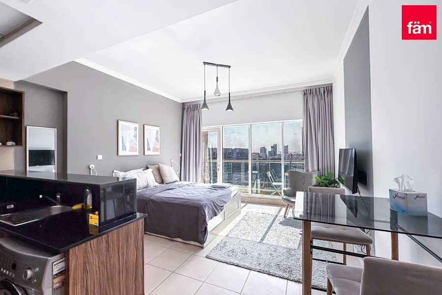 Stunning Views Well Maintain Vacant Stunning Views Well Maintain Vacant