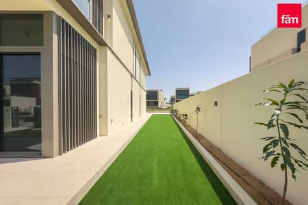 5 Bedroom Villa for Rent in Dubai Hills Estate, Dubai - Skyline View On Main | Luxury 5 BR Villa