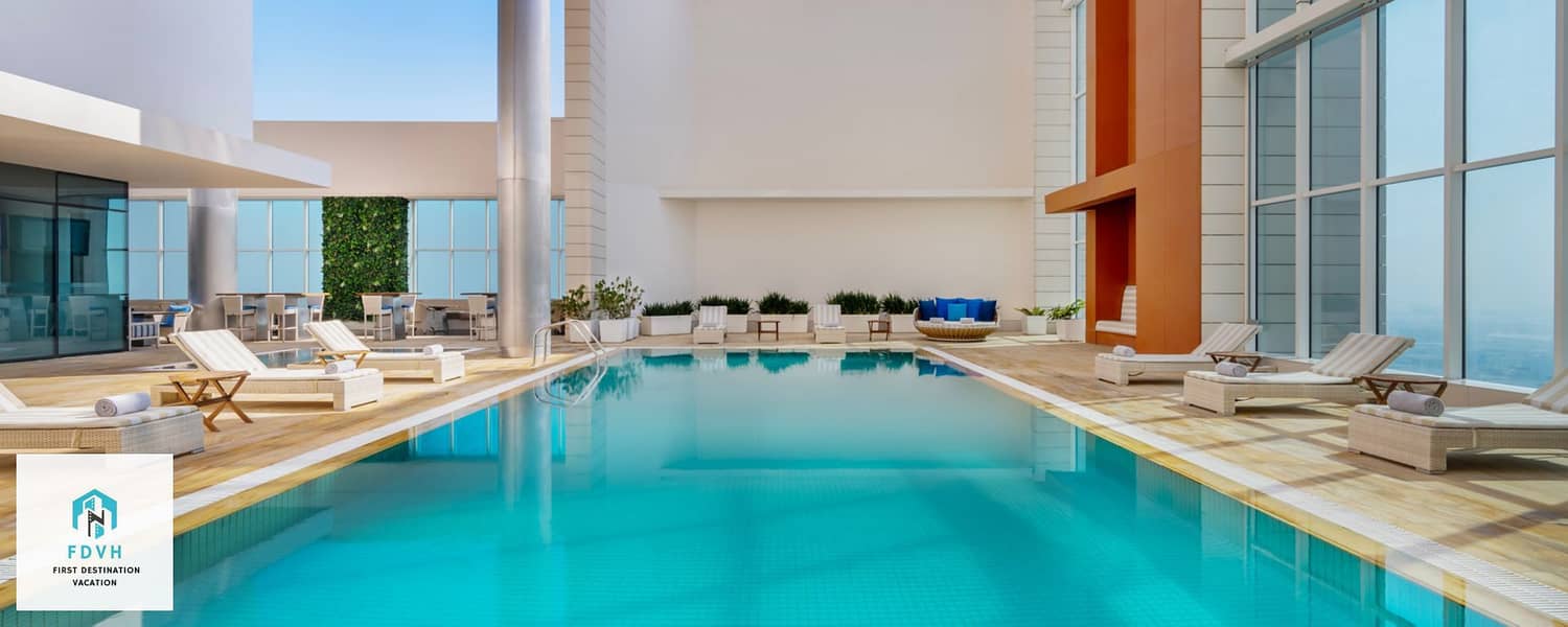 5 mc-auhmc-at25-roof-pool-83895-34137_Feature-Hor. jpg