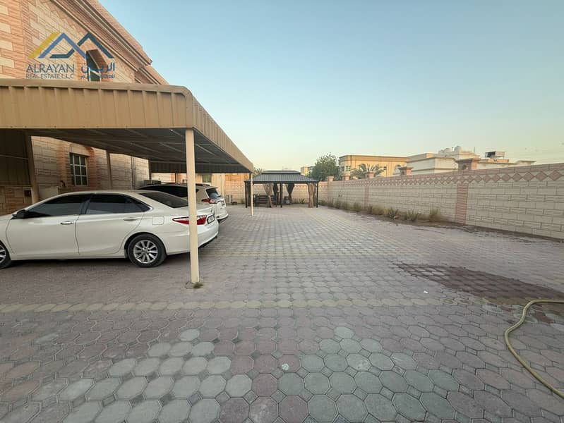 4 2ca6cda7-ef7d-49db-88a6-9b4121858c23. jpg