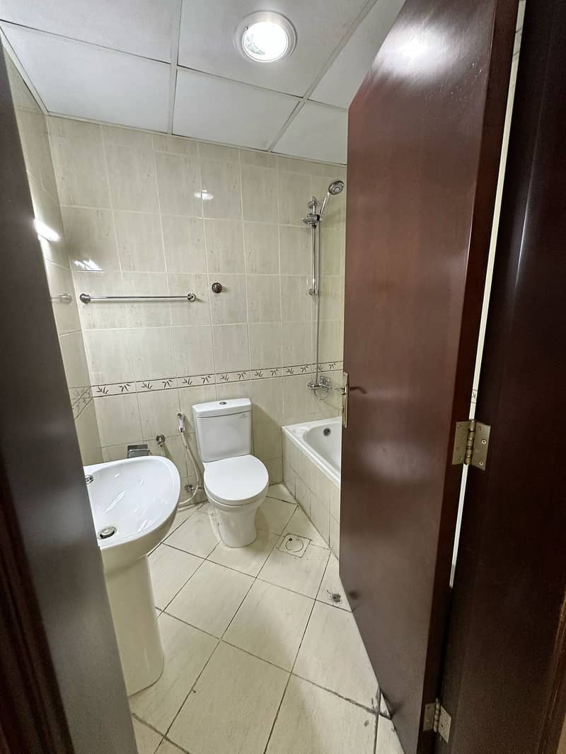 7 0d8a00ac-0be7-449a-a15c-dab45b9db490. jpg