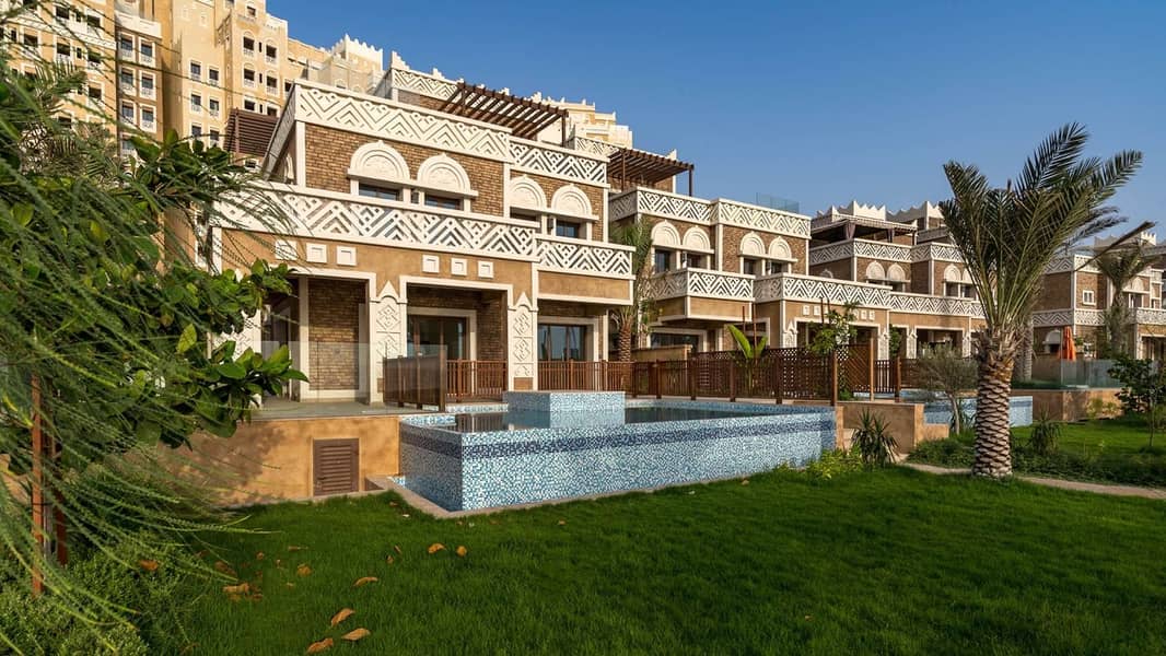 5-Bedroom Sea-Facing Villa on Palm Jumeirah Crescent