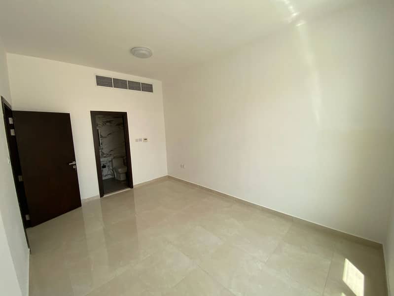 6 7eadcc9f-725b-4edc-baae-84648e671d83. jpg
