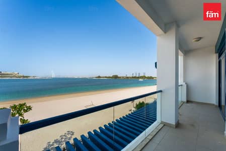 5 Bedroom Villa for Rent in Palm Jumeirah, Dubai - Luxury 5 BR Villa | Burj Al Arab View | Beachfront