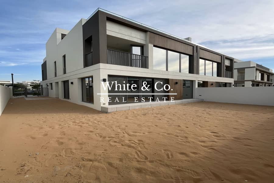 位于蒂拉尔阿尔加夫综合社区,奥拉别墅区 4 卧室的别墅 5999000 AED - 11545999 位于蒂拉尔阿尔加夫综合社区,奥拉别墅区 4 卧室的别墅 5999000 AED - 11545999