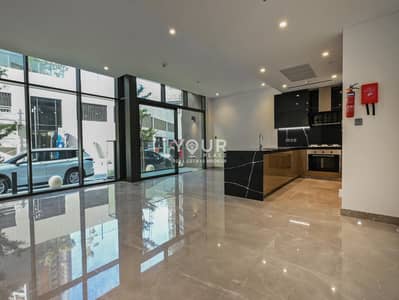 2 Bedroom Apartment for Sale in Business Bay, Dubai - Kitchen-Equipped | With Balcony | Ready to Move-In