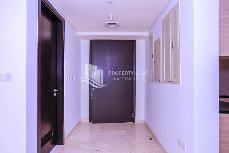 7 2-bedroom-apartment-al-reem-island-marina-square-ocean-terrace-foyer. JPG