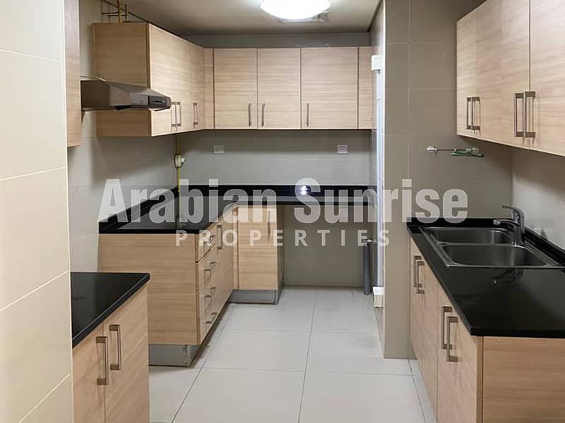 3 Ocean terrace 1BR-1307, kitchen. jpg