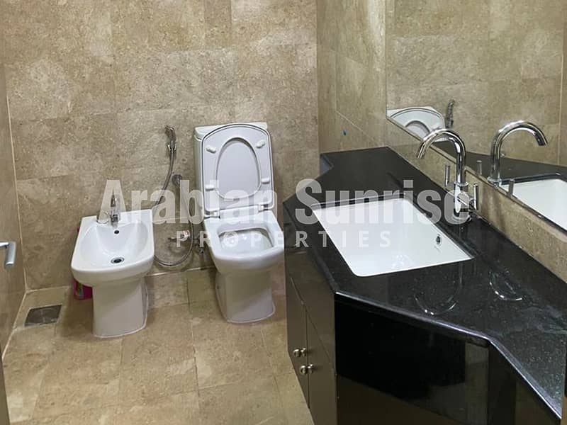 8 Ocean terrace 1BR-1307, bathroom. jpg