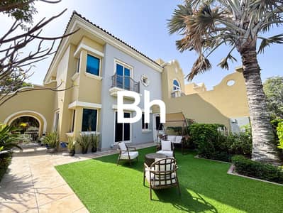 Park backing | Single | Spacious | Private pool