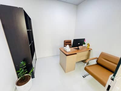 مکتب  للايجار في ديرة، دبي - 83cee255-d5a2-426c-8d07-565be3a490e3. jpg