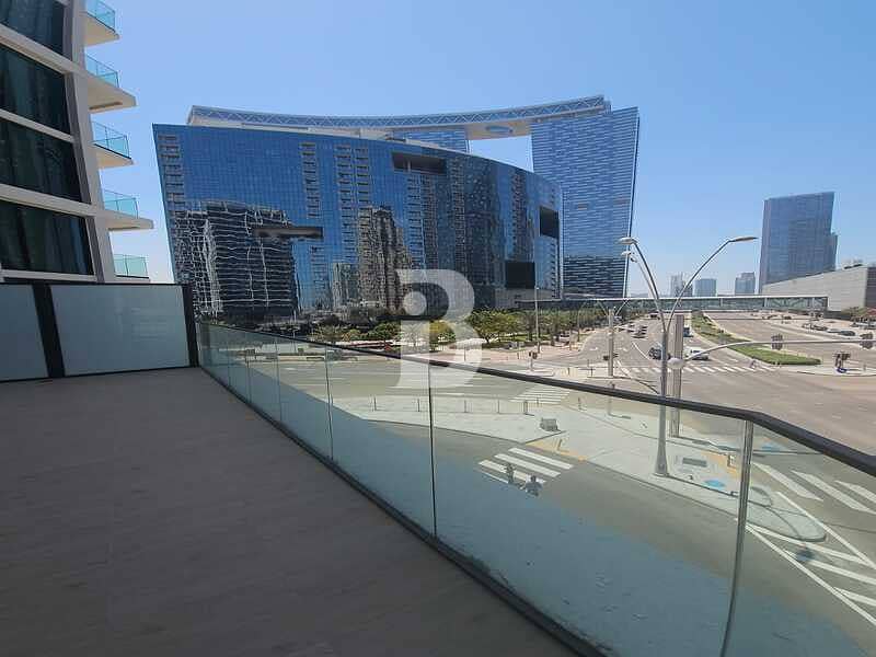 Luxury Living | Prime Location | Stunning View Luxury Living | Prime Location | Stunning View