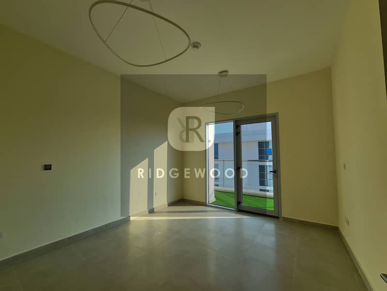 10 RIDGEWOOD REAL ESTATE 007 (8). jpg