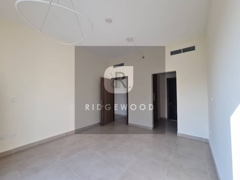 12 RIDGEWOOD REAL ESTATE 007 (14). jpg
