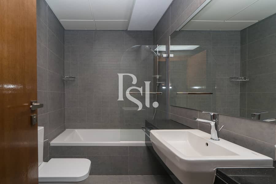 12 parkside-residence-shams-abu-dhabi-al-reem-island-bathroom (6). JPG