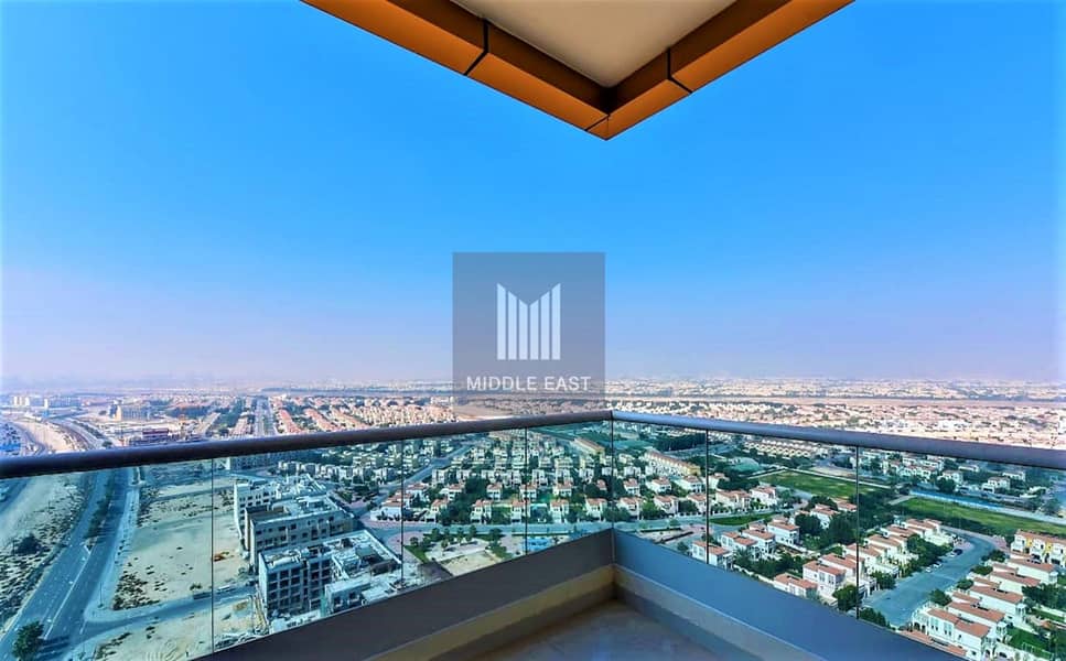 Spacious Studio Apartment | Large Balcony | JVT