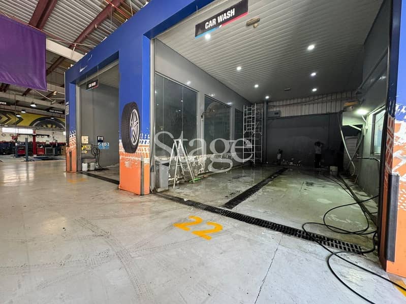 Auto service |Vacant | Showroom
