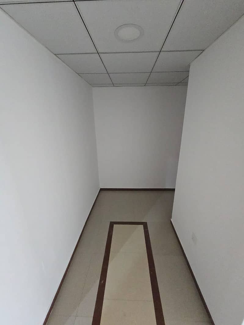 7 7ae4d3b0-0a5b-4fa3-bf80-e34868d987d8. jpg