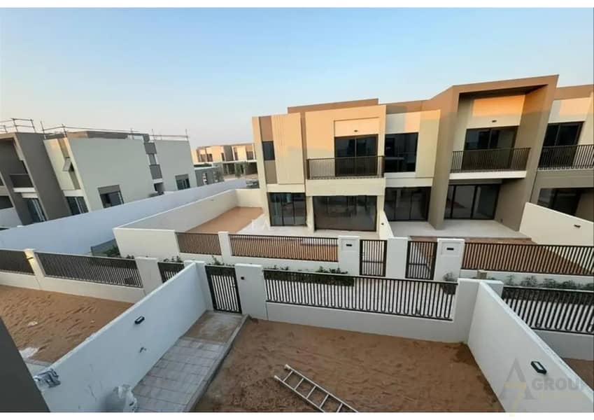 9 LV1_3bdr_+_maids_townhouse[1]_page-0008. jpg