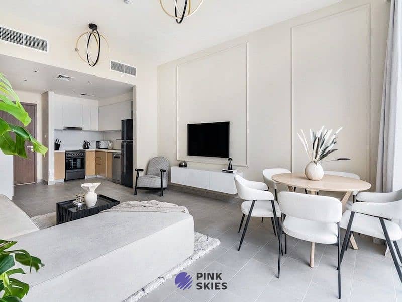 3 Living area and dining zone
