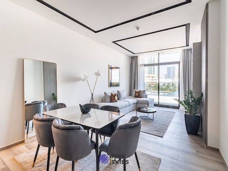 4 Living room + dining area