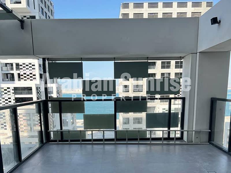 2 Pixel-T3-706-1BR-balcony. jpg