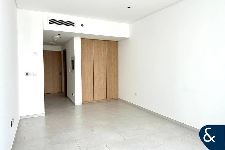 Studio Apartment | High Floor | Luxury Tower Studio Apartment | High Floor | Luxury Tower
