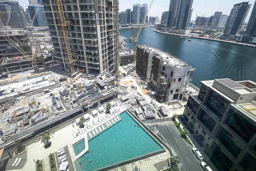 Burj and Canal View | Corner Unit | Spacious Burj and Canal View | Corner Unit | Spacious