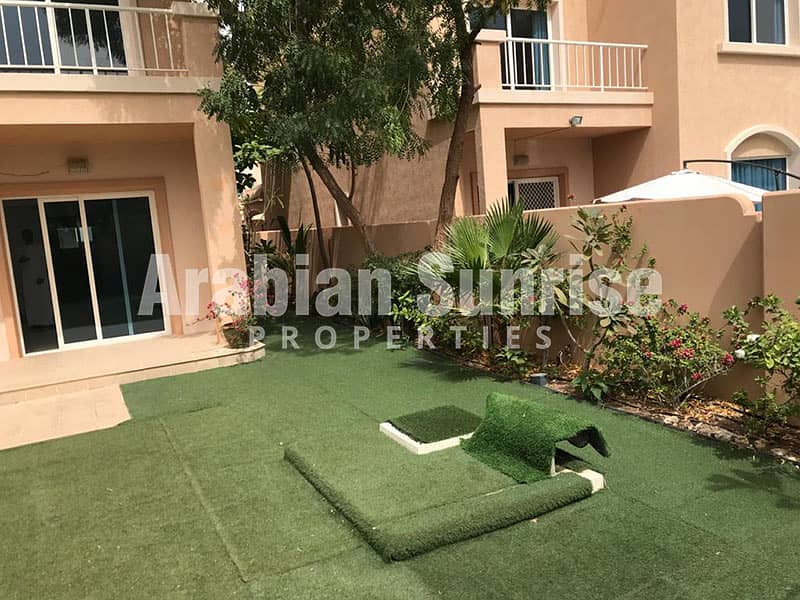 4 Al-Reef-Mediterranean-5BR-Villa-C1D210-Garden-2. jpg