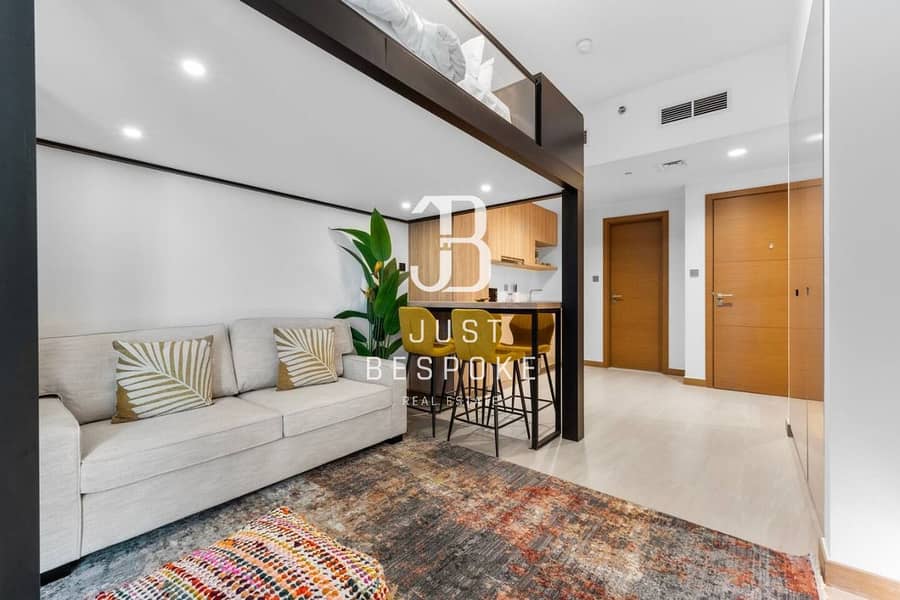5 1207B living room. jpg