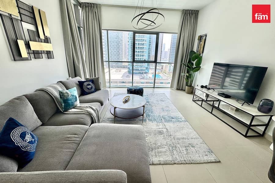 Vacant l Large Layout l Fully furnished Vacant l Large Layout l Fully furnished