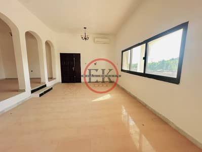 مبنی تجاري  للايجار في الجيمي، العین - 7d18ba12-e7ca-4230-893c-40f21e411a07. jpeg