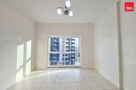 Studio for Rent in Dubai Marina, Dubai - Spacious | Kitchen Appliances | Vacant from May