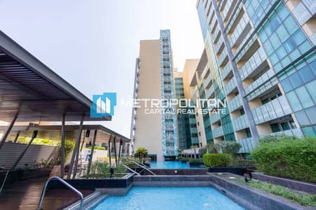 2 Bedroom Flat for Sale in Al Raha Beach, Abu Dhabi - Well-Maintained | 2BR+Balcony | Equipped Kitchen