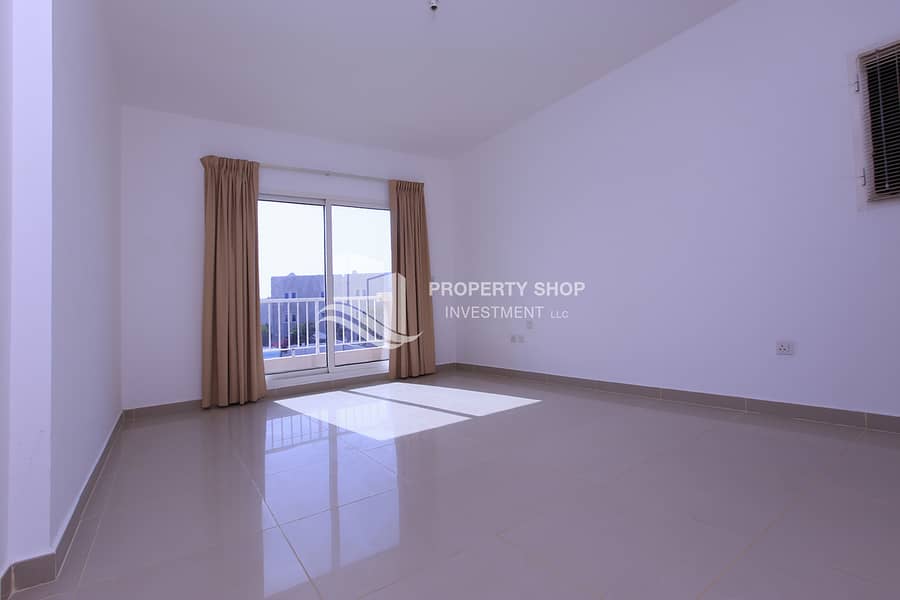 3 4-bedroom-villa-abu-dhabi-al-reef-manazel-mediterranean-village-master-bedroom-1. JPG
