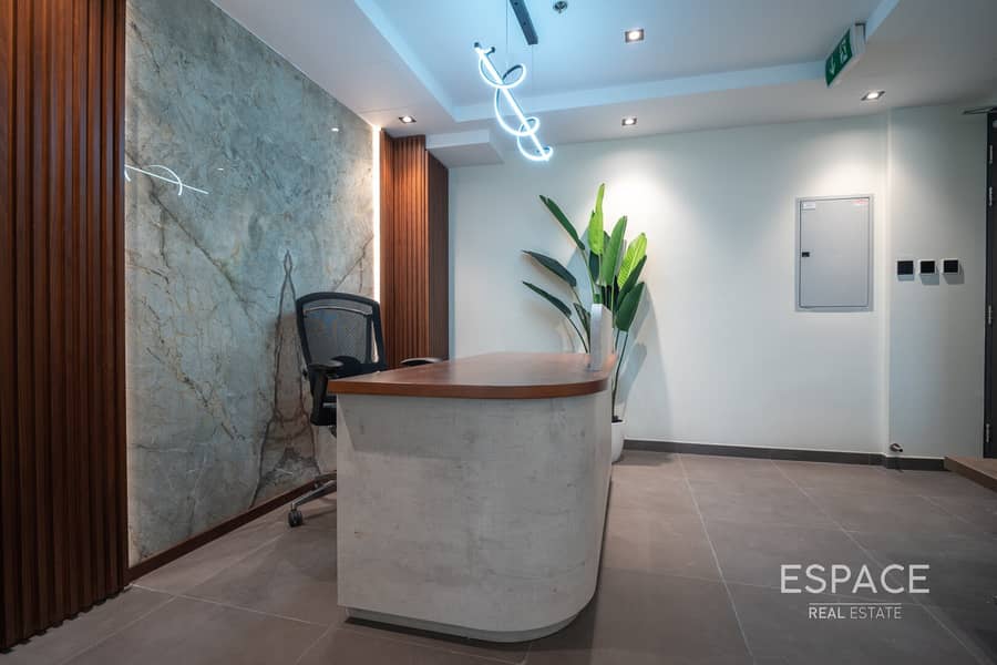Luxury Finish | Prime Location | Vacant Luxury Finish | Prime Location | Vacant