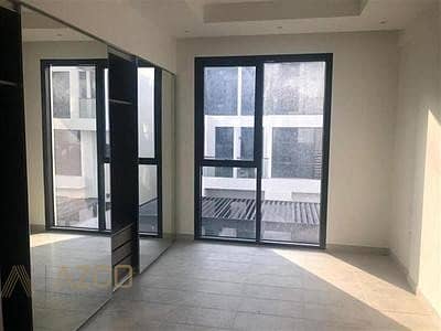 Just Came Luxurious 1BHK+Study Just Came Luxurious 1BHK+Study