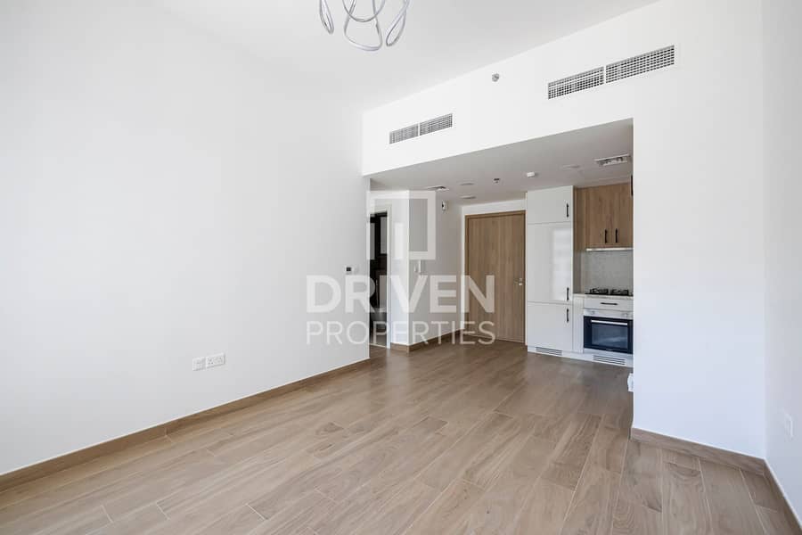 Brand New and Vacant Apt | Prime Location Brand New and Vacant Apt | Prime Location