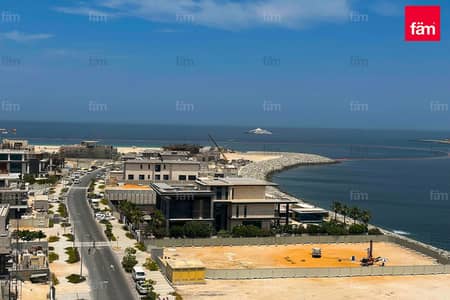 Plot for Sale in Jumeirah, Dubai - Freehold | Multiple Options | Waterfront Plot