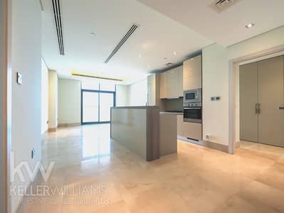 2 Bedroom Apartment for Rent in Palm Jumeirah, Dubai - Unfurnished 2BR + Maid | Gulf View | Luxury Living| High floor
