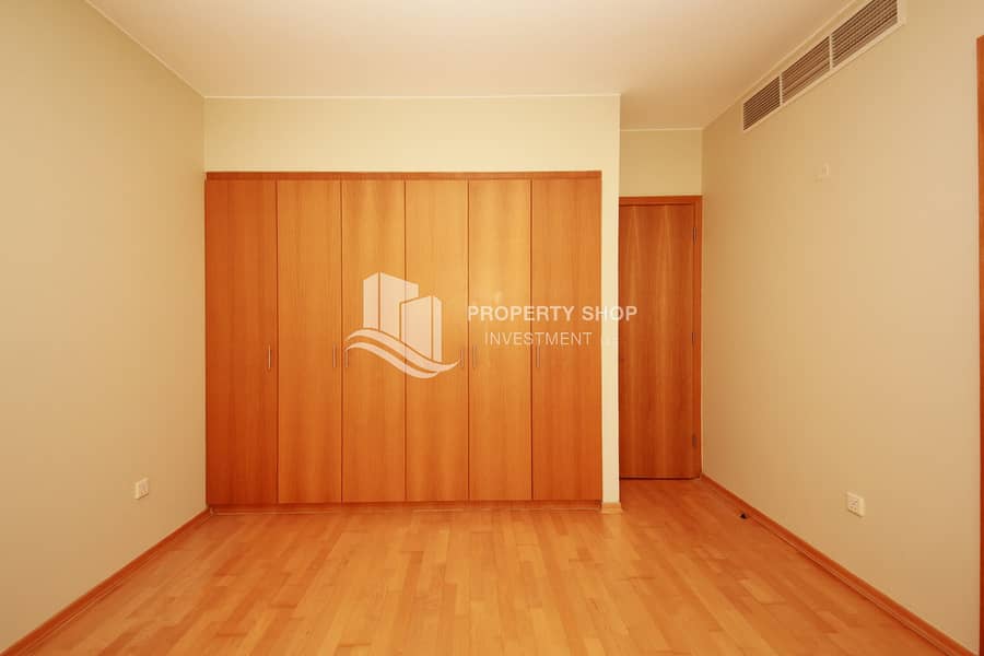 5 4-bedroom-townhouse-abu-dhabi-al-dar-al-raha-gardens-cabinet-3. JPG