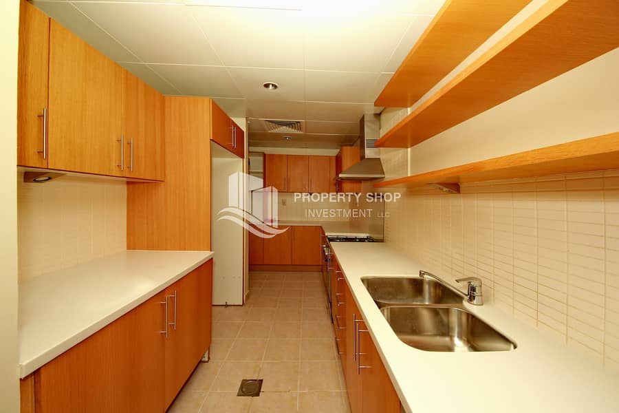 8 4-bedroom-townhouse-abu-dhabi-al-dar-al-raha-gardens-kitchen-1. JPG