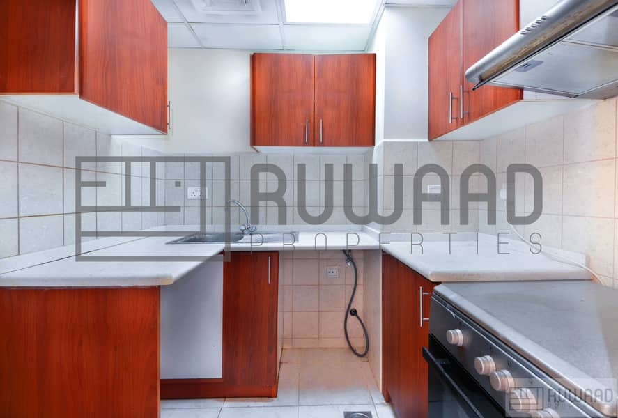 8 kitchen. jpg