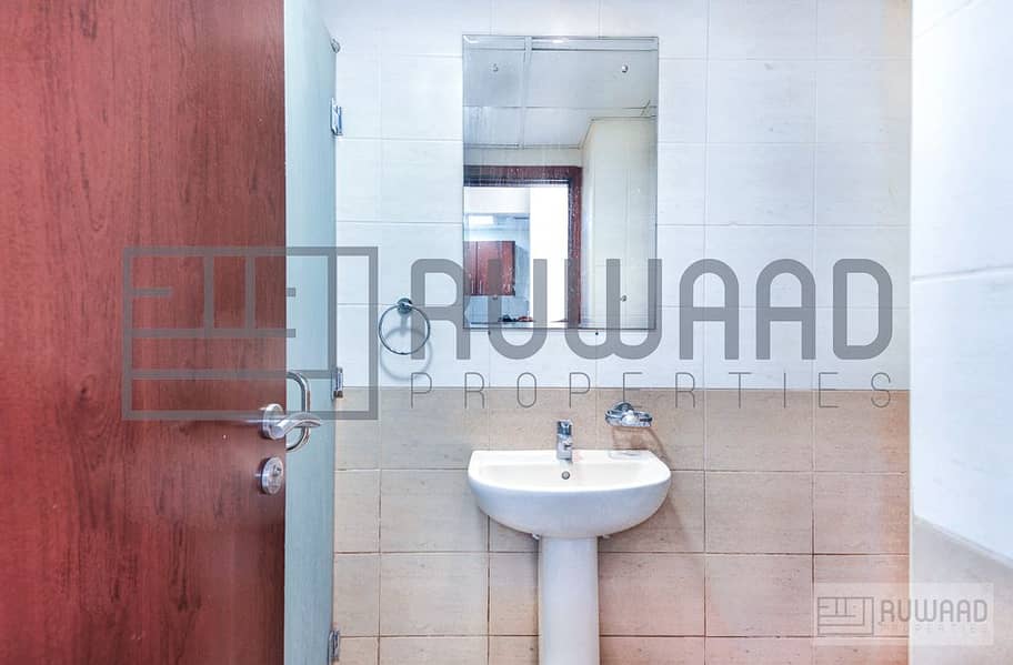 9 bath miriior. jpg