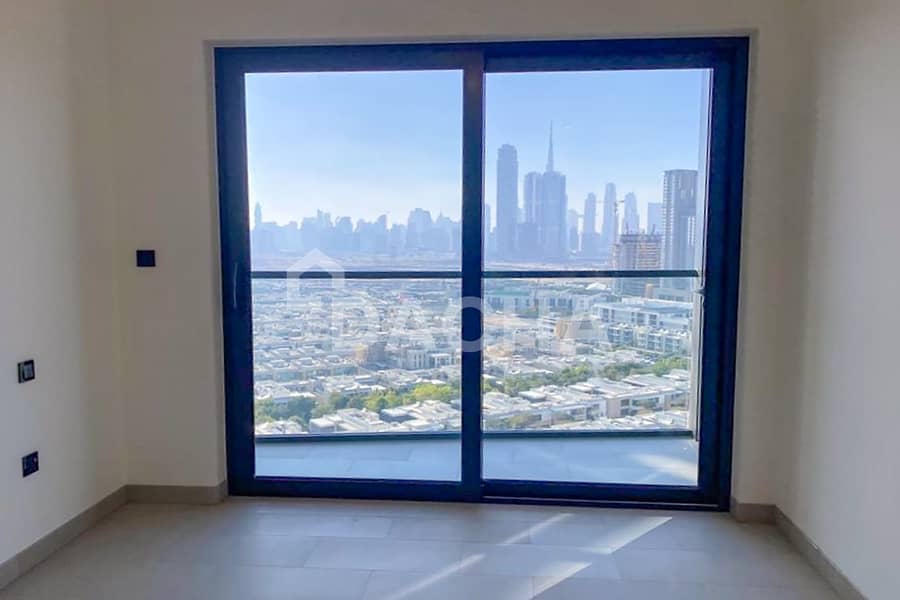 Study room | High floor | Downtown view Study room | High floor | Downtown view