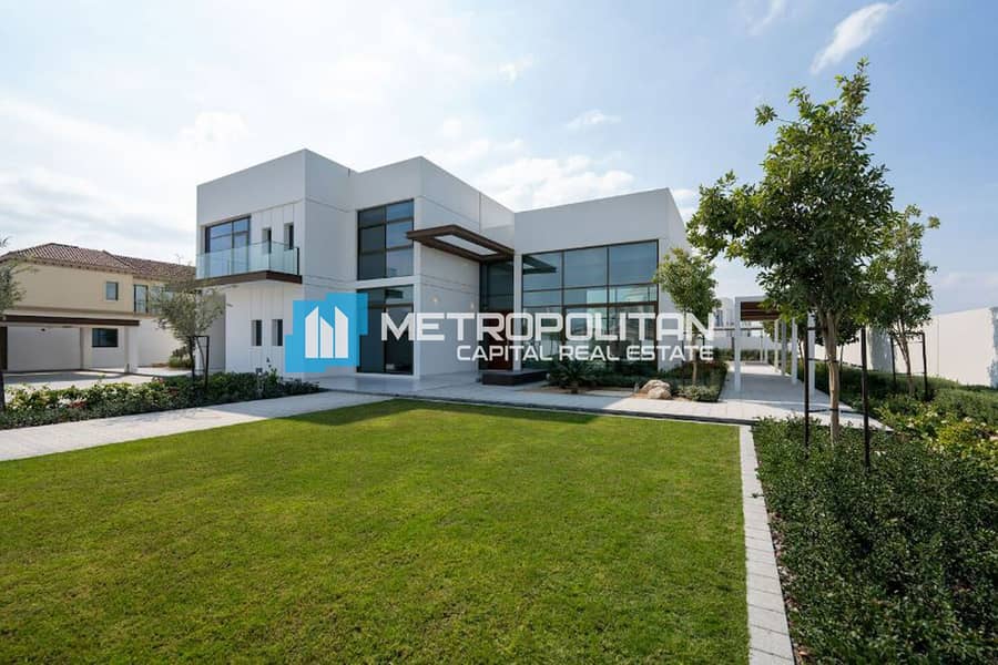 Single Row | High-End Finishes | Plot 1400 SQM Single Row | High-End Finishes | Plot 1400 SQM