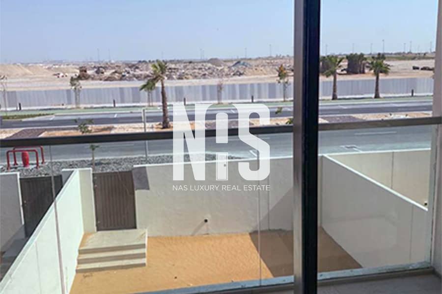 Luxury 2BR+study / Single row / prim location Luxury 2BR+study / Single row / prim location