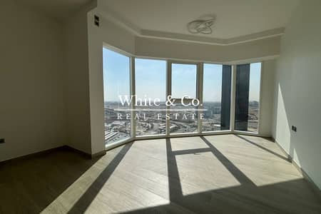 2 Bedroom Flat for Rent in Jumeirah Lake Towers (JLT), Dubai - Luxury Two Bed | Maids Room | Unfurnished