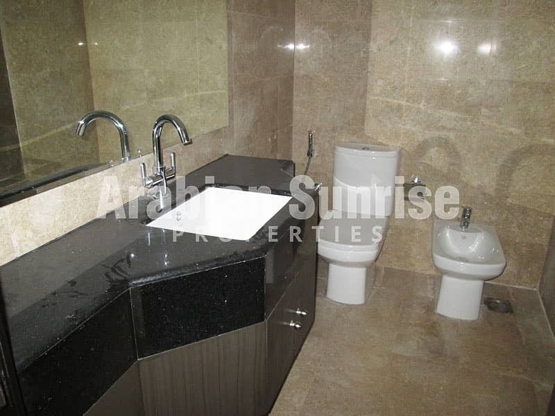 9 Ocean Terrace 1BR_3108_bathroom. jpg